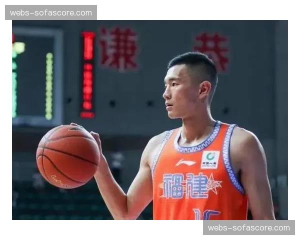 实时数据：福建队陈林坚本节已命中4记三分球