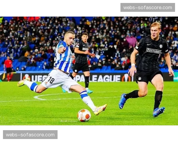 复盘奥萨苏纳绝平球:一次经典的定位球战术设计与防守漏人 复盘奥萨苏纳绝平球:一次经典的定位球战术设计与防守漏人